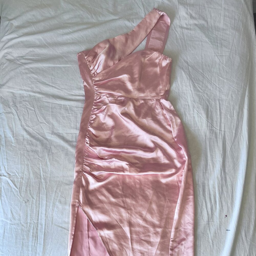 pink prom selfie leslie dress